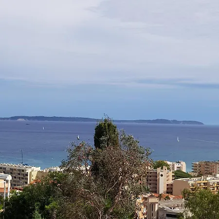 Grand F2 Vue Le Lavandou